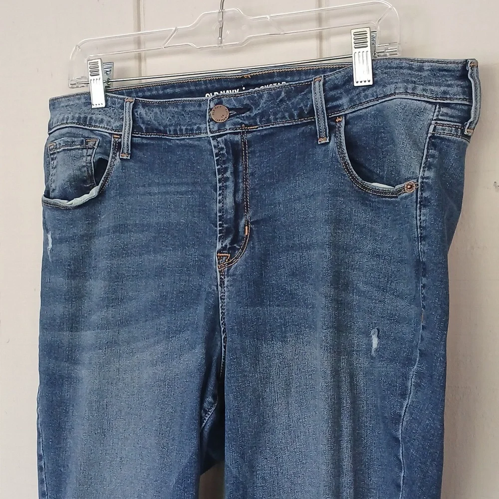 Old Navy Mid Rise Rockstar Skinny Jeans With Light Distress Size 16 Short